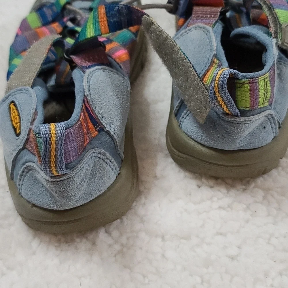 Keen Girls Outdoor Watershoes Blue/Coliful Stripes Hook&Loop Adjustable Sz 3 EUC